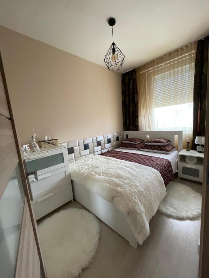 Bella Apartman Debreţin Exterior foto